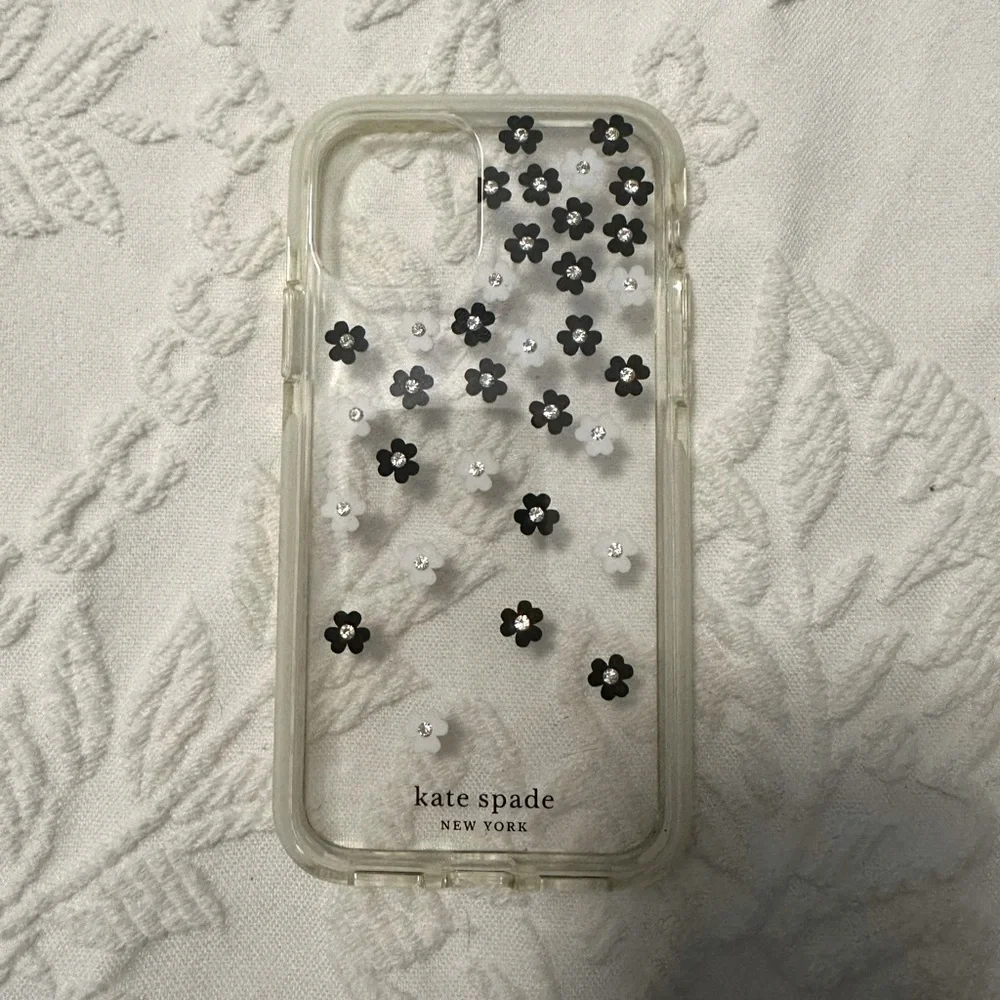Kate Spade floral clean iPhone case!